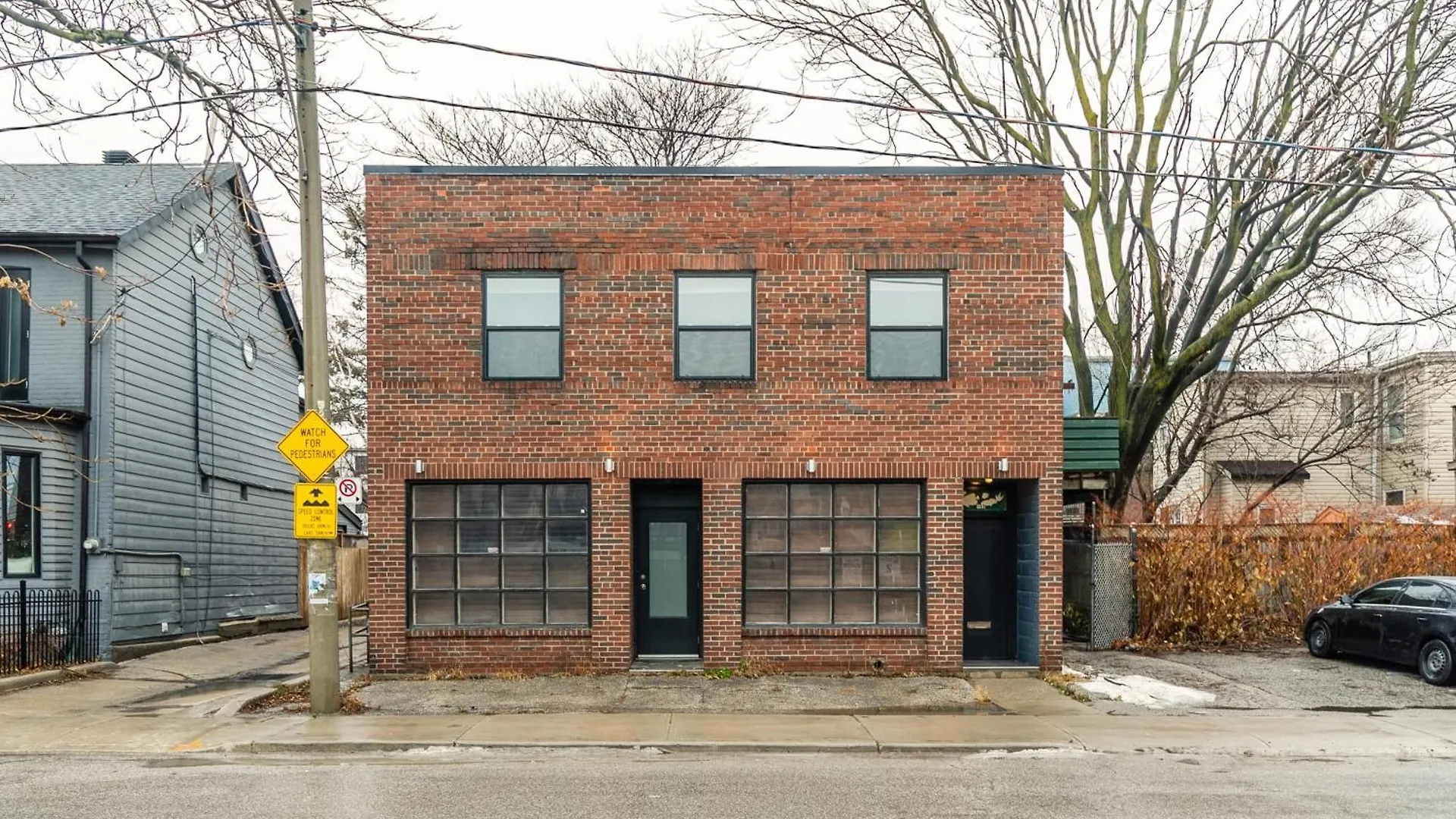 Modern 2 Bedroom Condo - Heart Of Leslieville Toronto Apartment